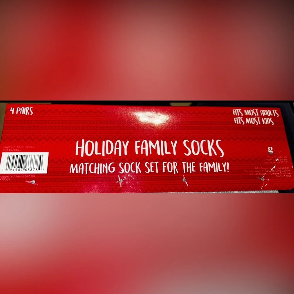 NWT Holiday Family Socks 4 Pair Sizes Matching Set Christmas Snow Flakes Gift